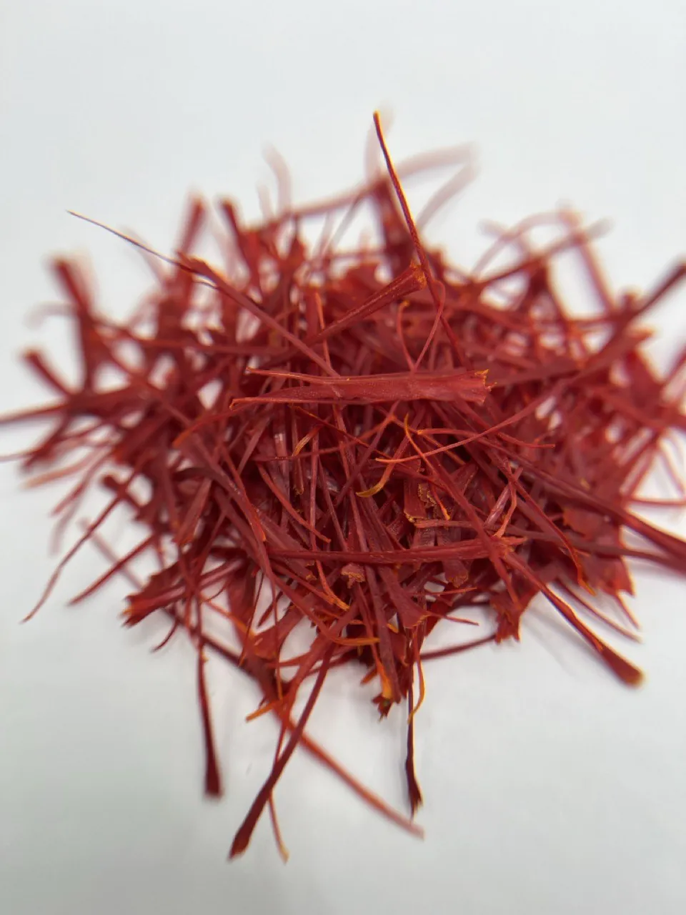 Crimson Super Negin saffron threads
